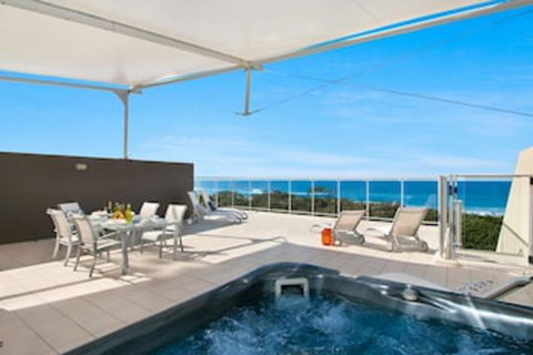 LUXURY BALE PENTHOUSE & JACUZZI SPA 1328 NORTH CULTURE - Darwin Holiday 0