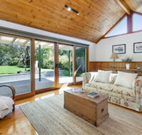 Abrahams on Bank - Darwin Holiday