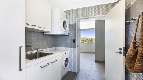 Central Park Level Two - Darwin Holiday 1