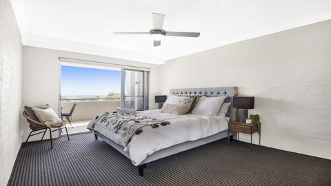 Central Park Level Two - Darwin Holiday 3