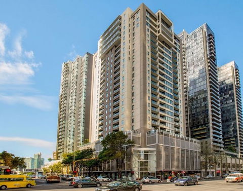 Premier Stays Melbourne - Darwin Holiday 2