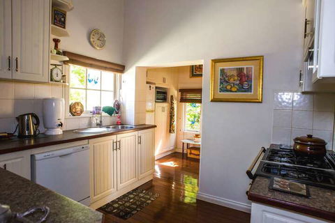 Meadow Cottage Guildford - Darwin Holiday 3