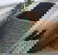 Edwards Den - Darwin Holiday