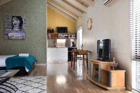 Walnut Chalet 4 - Darwin Holiday 6