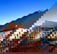 Elira 2 - Darwin Holiday