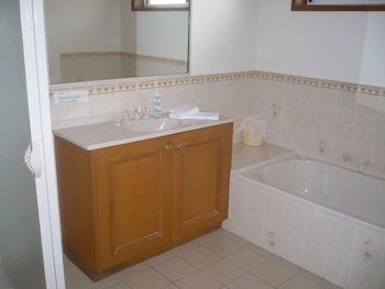 Parklake Holiday Units - Darwin Holiday 4
