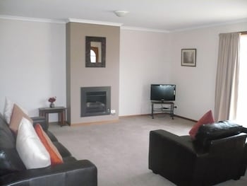 Parklake Holiday Units - Darwin Holiday 5