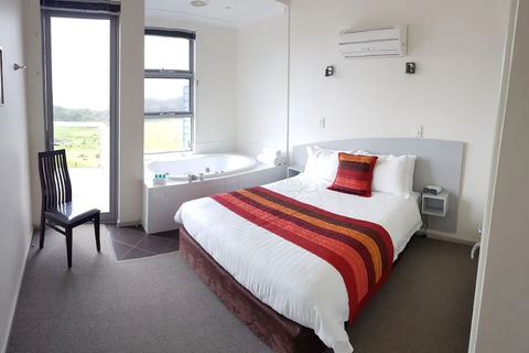 Cosy Corner Seaview Apartments - Darwin Holiday 1