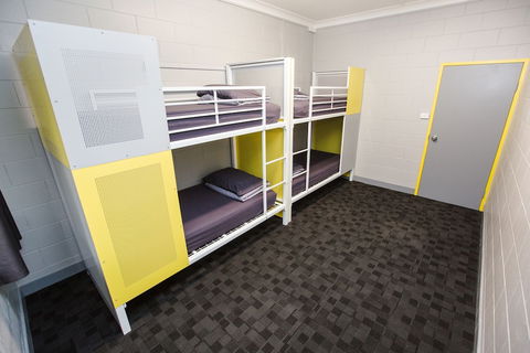 Mad Monkey Backpackers Village - Darwin Holiday 5