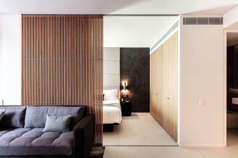 SKYE Suites Sydney - Darwin Holiday 5