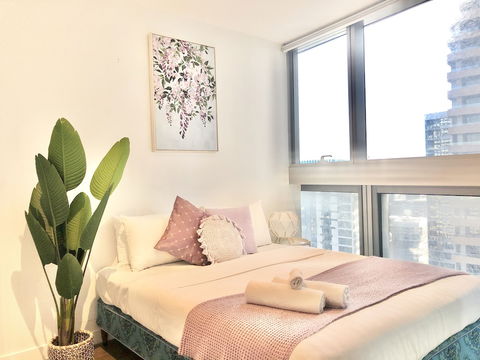 The Escape In Southern Cross Station - Darwin Holiday 5