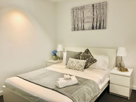 The Escape In Southern Cross Station - Darwin Holiday 3