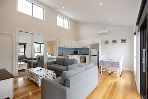 Apollo Bay Seal Apartments - Darwin Holiday 3