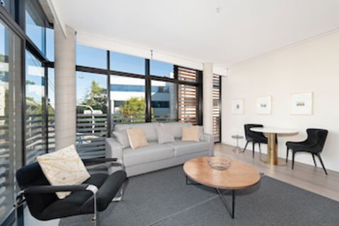 Uber Chic Newtown Designer Pad H392 - Darwin Holiday 0
