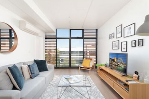 Newtown's Best Designer Apartment H395 - Darwin Holiday 0