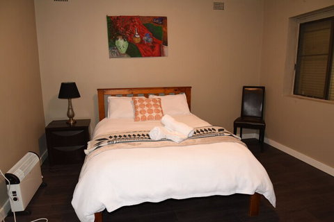 Warrawong Holiday Big Home - Darwin Holiday 1