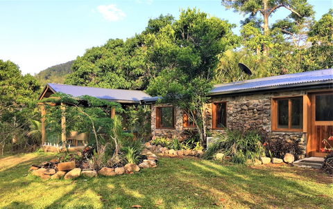 Palm Grove Rainforest Retreat - Darwin Holiday 1