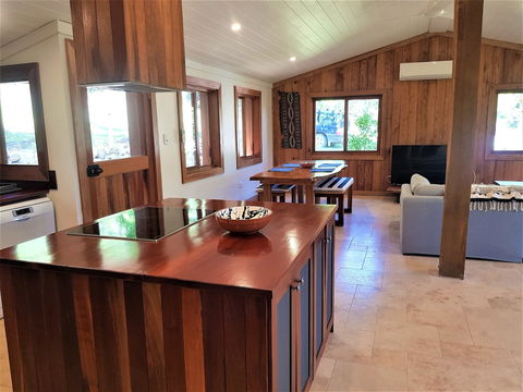 Palm Grove Rainforest Retreat - Darwin Holiday 5