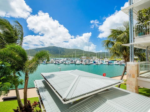Luxury Marina View Apartment - Darwin Holiday 1