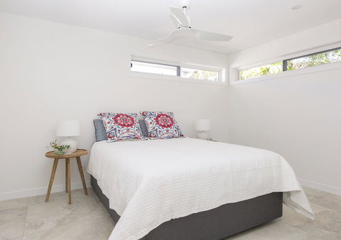 Paddle On Seven Mile Lennox Head - Darwin Holiday 5