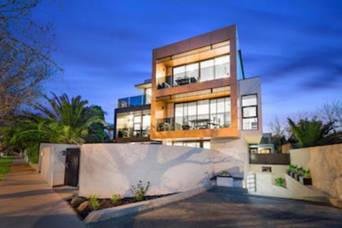 Manhattan Apartments - Caulfield North - Darwin Holiday 0