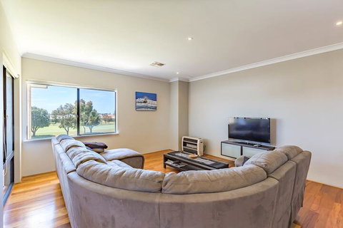 The Lakes House - Darwin Holiday 6