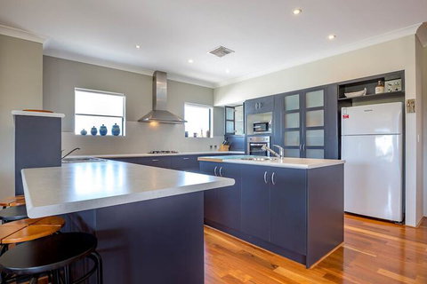 The Lakes House - Darwin Holiday 5