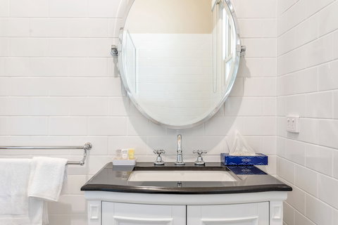 Grandview Accommodation - The Flaxley Apartments - Darwin Holiday 0