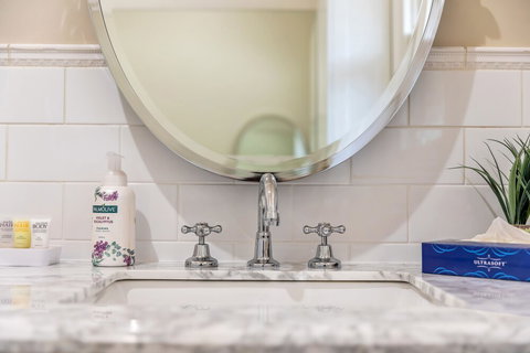 Grandview Accommodation - The Flaxley Apartments - Darwin Holiday 2