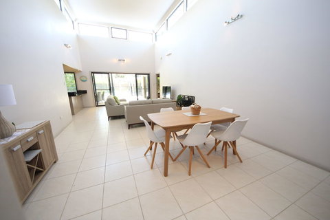 Nautilus At Hat Head - Darwin Holiday 6