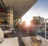 Loft Penthouse With Startling City Views  Parking - Darwin Holiday