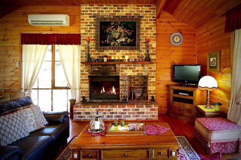 Silky Oak Cottage - Darwin Holiday 1