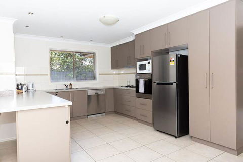 Lovely 3 Bed 2 Bath In The City Centre - Darwin Holiday 5
