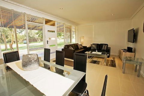 Beach House Units - 1 - Darwin Holiday 0