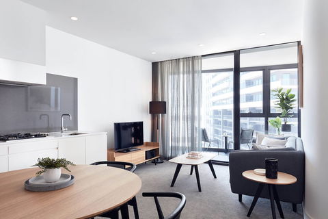 Shadow Play By Peppers - Darwin Holiday 2