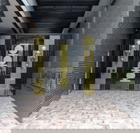 Executive Apartment Close to Sydney Airport - Darwin Holiday