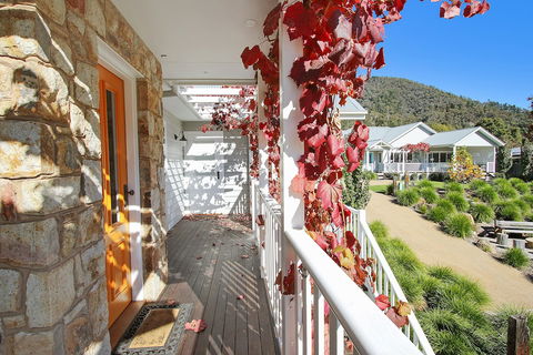 Autumn Home - Our Place At Bright - Darwin Holiday 3