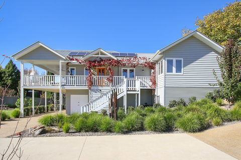 Autumn Home - Our Place At Bright - Darwin Holiday 0