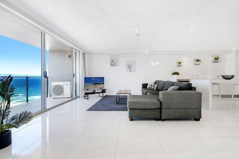 Absolute Beachfront Central Surfers Paradise - Darwin Holiday 5