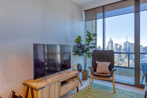 Flying Views Over The CBD - Darwin Holiday 4