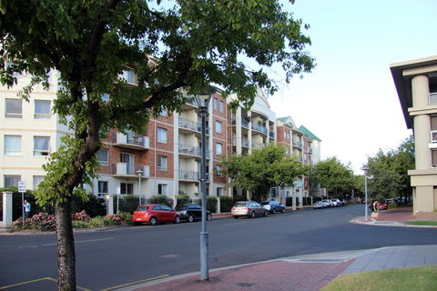 Adelaide City Apartment - 3BR, 2Bath & Carpark - Darwin Holiday 1
