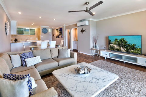 Lagoon 201 On Hamilton Island - Darwin Holiday 3