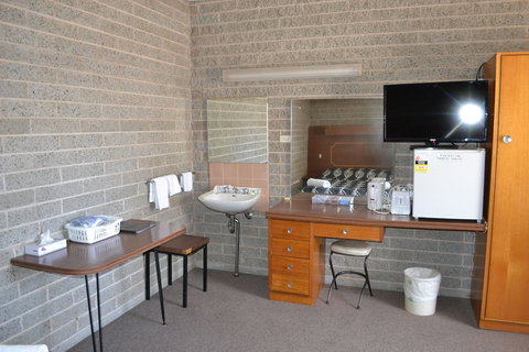 Shamrock Hotel Motel Balranald - Darwin Holiday 3