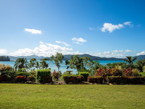 Lagoon 003 On Hamilton Island - Darwin Holiday 0