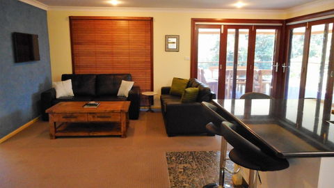 Lees By The Sea At South West Rocks - Darwin Holiday 1