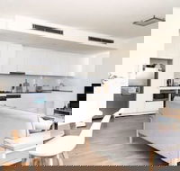 Spacious Apartment Close to Chatswood - Darwin Holiday