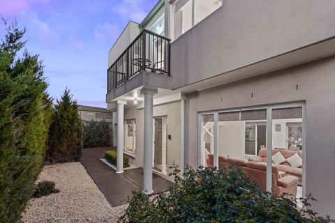 City Condo - Melbourne - Darwin Holiday 1