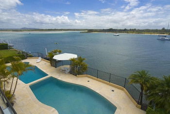 Commodore - Darwin Holiday 0