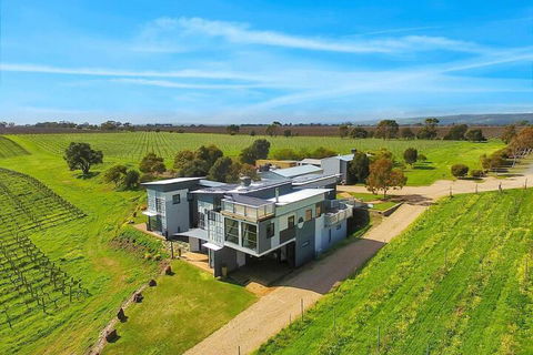 Hotel California Road Inkwell Wines - Darwin Holiday 1