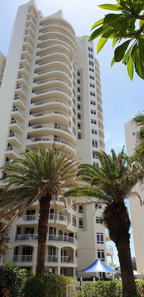 Resort-Style Apartment Opposite Beach - Darwin Holiday 2